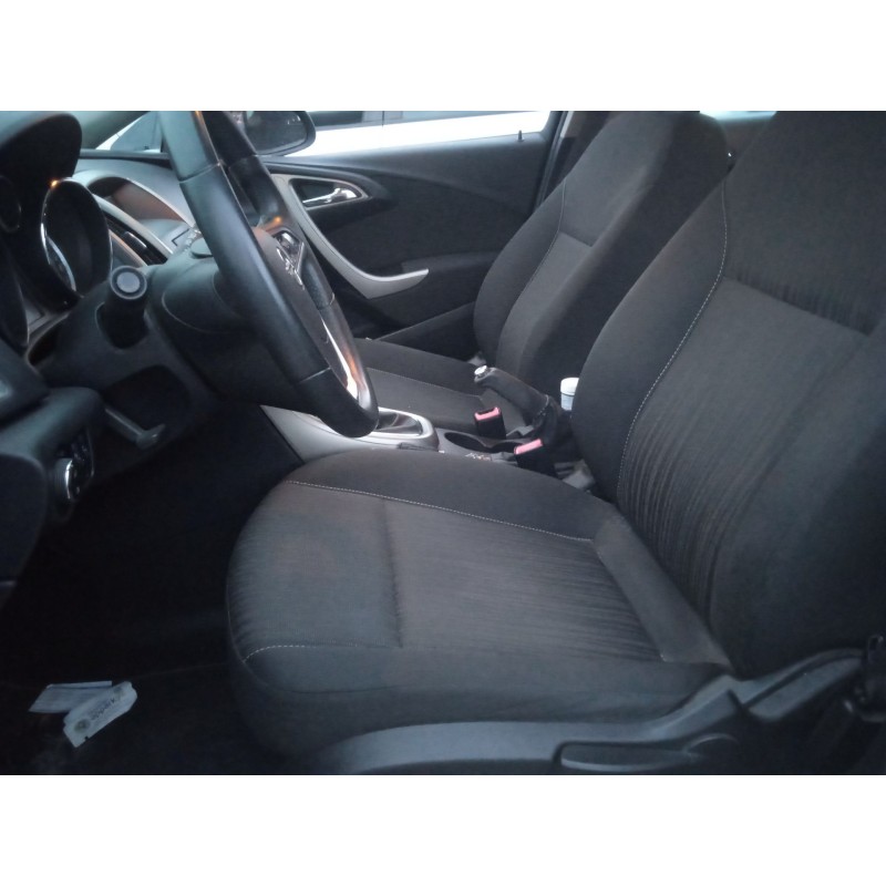 opel astra j (p10) del año 2011