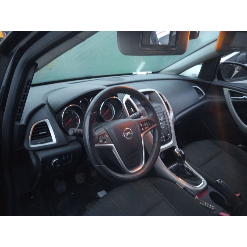 opel astra j (p10) del año 2011