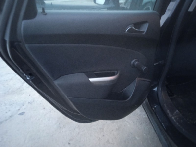 opel astra j (p10) del año 2011