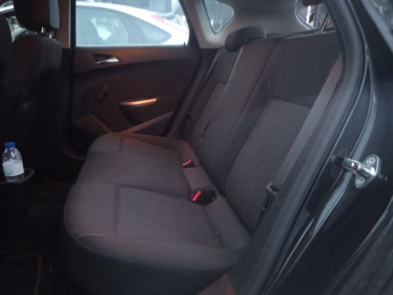 opel astra j (p10) del año 2011