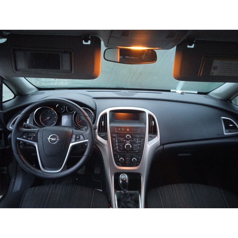 opel astra j (p10) del año 2011