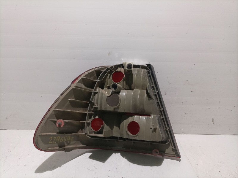 Recambio de piloto trasero derecho para bmw serie 3 berlina (e46) referencia OEM IAM 63216946536 2202839 715010723304