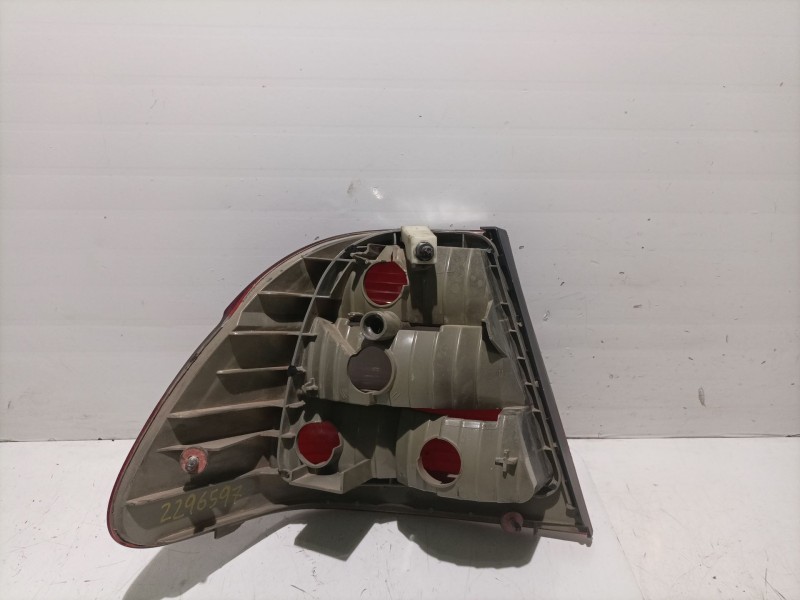 Recambio de piloto trasero derecho para bmw serie 3 berlina (e46) referencia OEM IAM 63216946536 2202839 715010723304