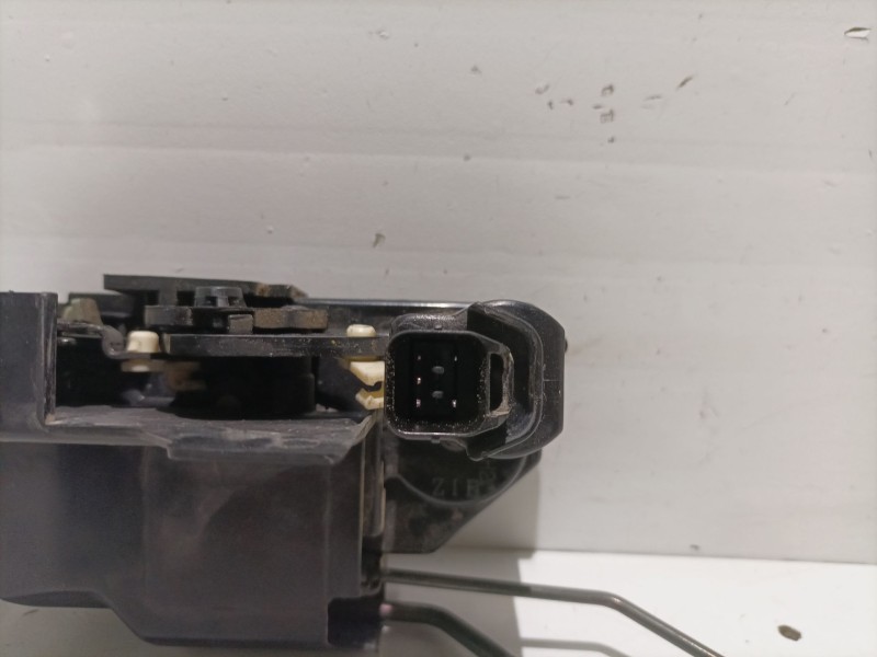 Recambio de cerradura puerta delantera izquierda para hyundai getz (tb) 1.3 referencia OEM IAM 813101C211  