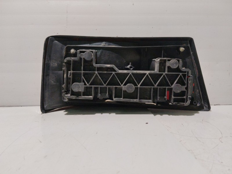 Recambio de piloto trasero derecho para ford orion referencia OEM IAM   