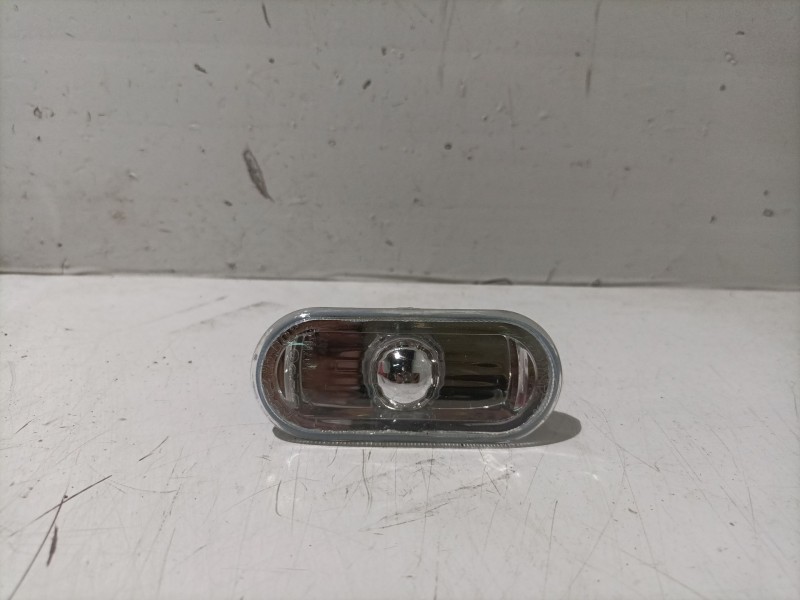 Recambio de piloto lateral derecho para seat leon (1p1) referencia OEM IAM 3B0949117B J0949117 15912969