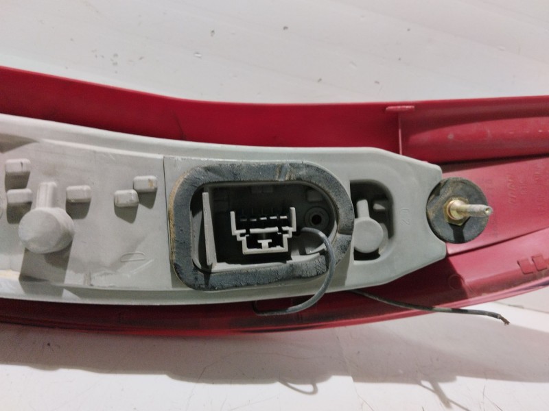 Recambio de piloto trasero derecho para fiat punto berlina (176) referencia OEM IAM   