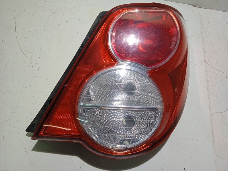 Recambio de piloto trasero derecho para chevrolet aveo berlina hatchback 1.2 cat referencia OEM IAM 96830976  