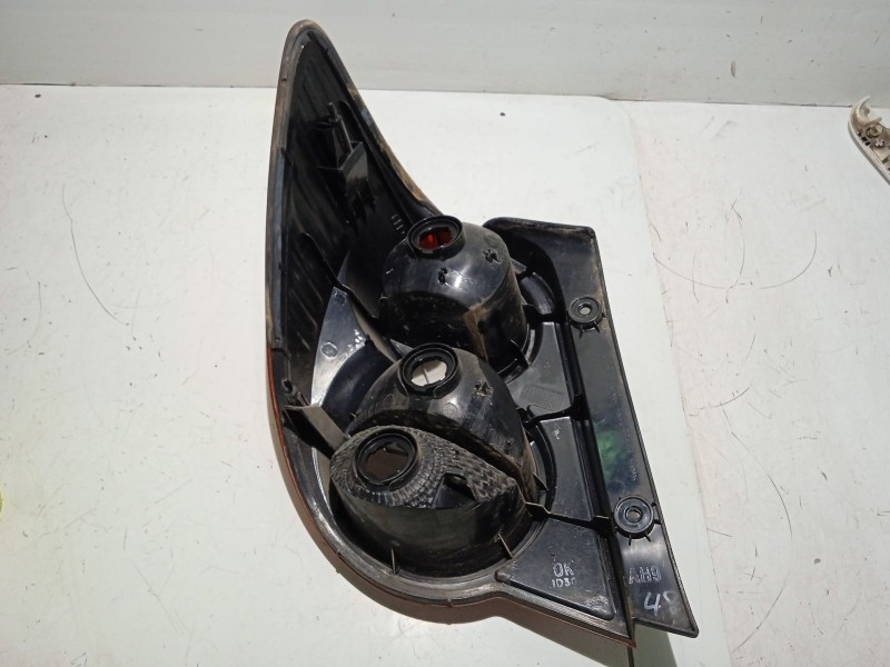 Recambio de piloto trasero derecho para chevrolet aveo berlina hatchback 1.2 cat referencia OEM IAM 96830976  