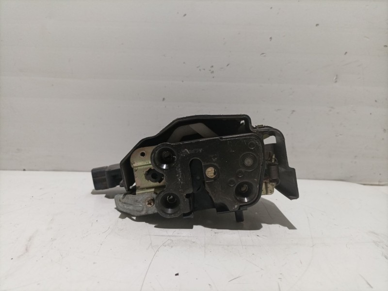 Recambio de cerradura puerta trasera izquierda para kia picanto 1.1 cat referencia OEM IAM 8141007010HU  