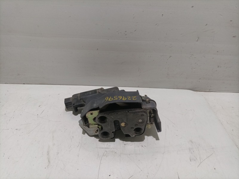 Recambio de cerradura puerta trasera izquierda para kia picanto 1.1 cat referencia OEM IAM 8141007010HU  