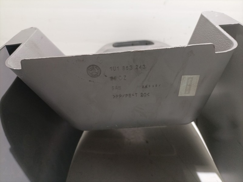 Recambio de cenicero para skoda octavia berlina (1u2) ambiente referencia OEM IAM 1U1863243  