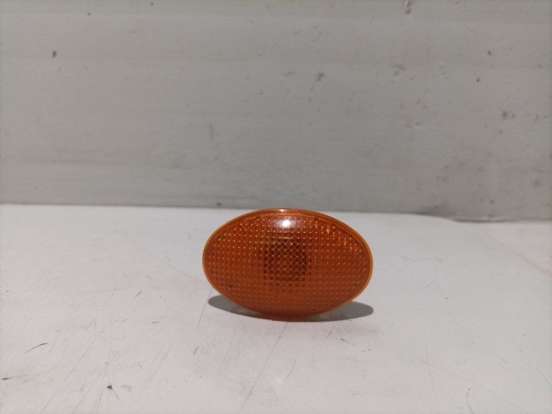 Recambio de piloto lateral izquierdo para ford ka (ccq) básico referencia OEM IAM 1058079 1067579 