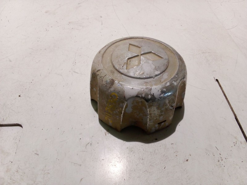 Recambio de tapacubos para mitsubishi pajero referencia OEM IAM MB816581  