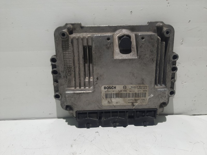 Recambio de centralita motor uce para nissan primastar autobús (x83) dci 100 referencia OEM IAM 0281011529  