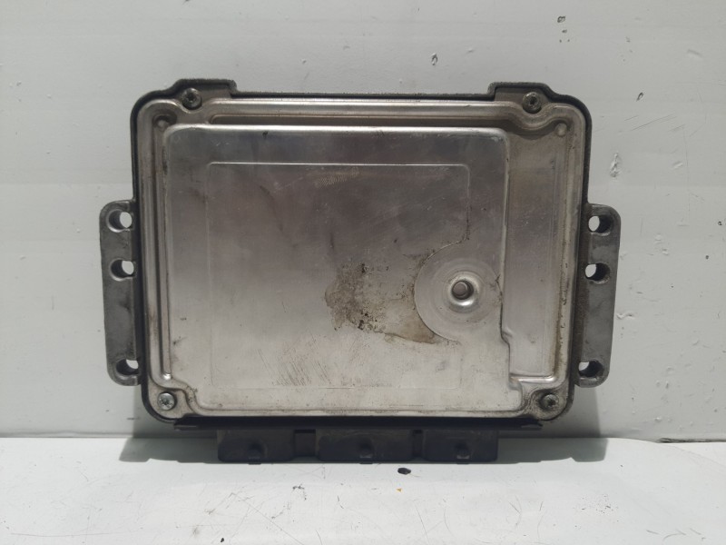 Recambio de centralita motor uce para nissan primastar autobús (x83) dci 100 referencia OEM IAM 0281011529  