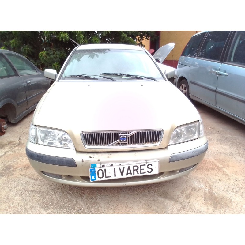 volvo s40 berlina del año 2001