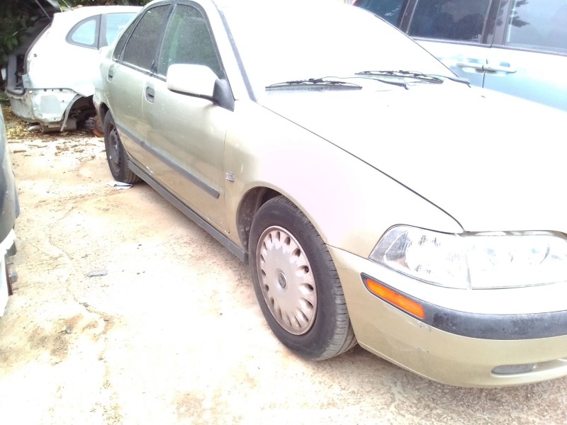 volvo s40 berlina del año 2001