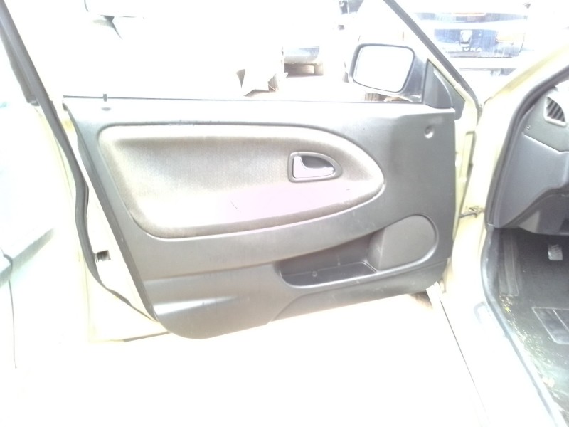 volvo s40 berlina del año 2001