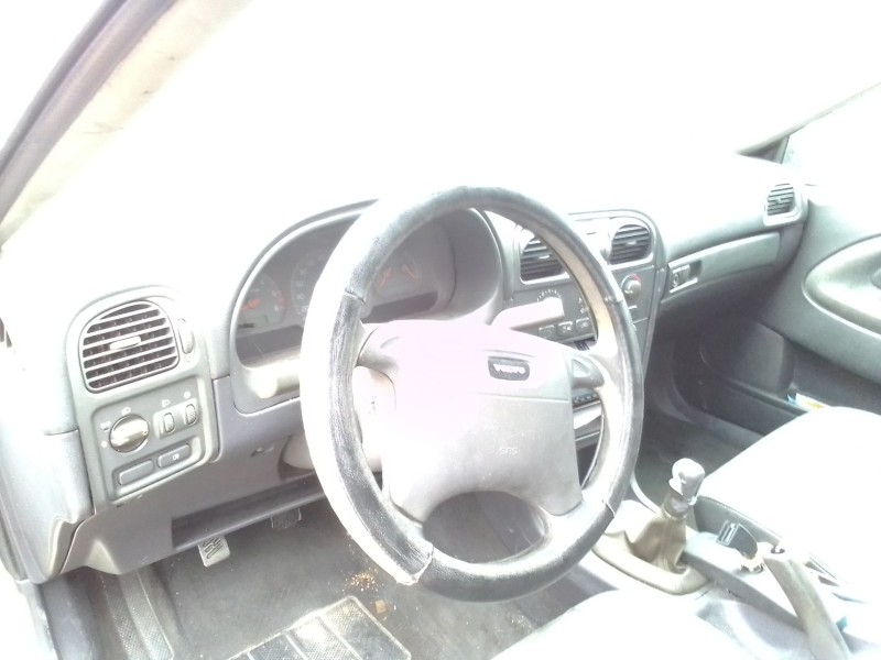 volvo s40 berlina del año 2001