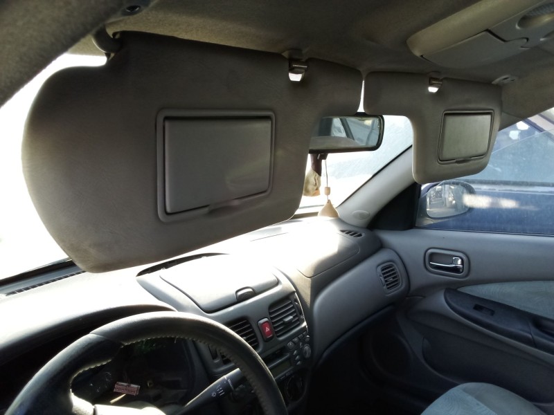 nissan almera ii (n16) del año 2001