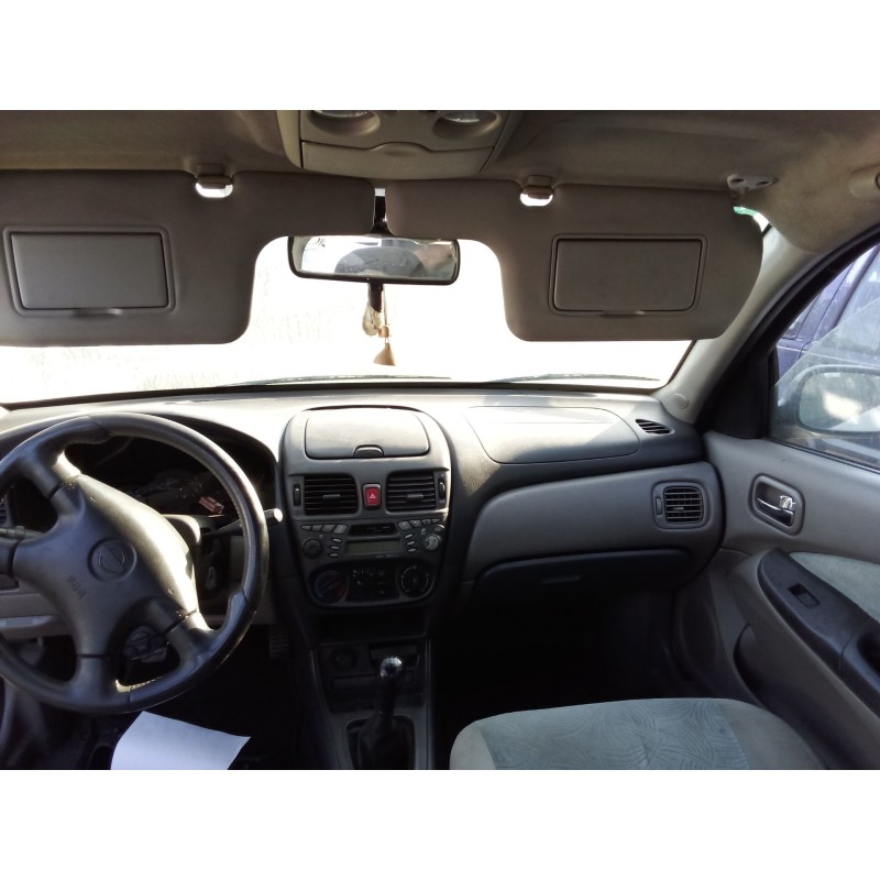 nissan almera ii (n16) del año 2001