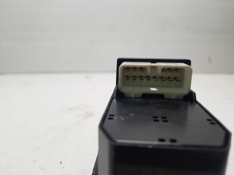 Recambio de mando elevalunas delantero izquierdo para hyundai accent ii (lc) 1.3 referencia OEM IAM 935702500pk  