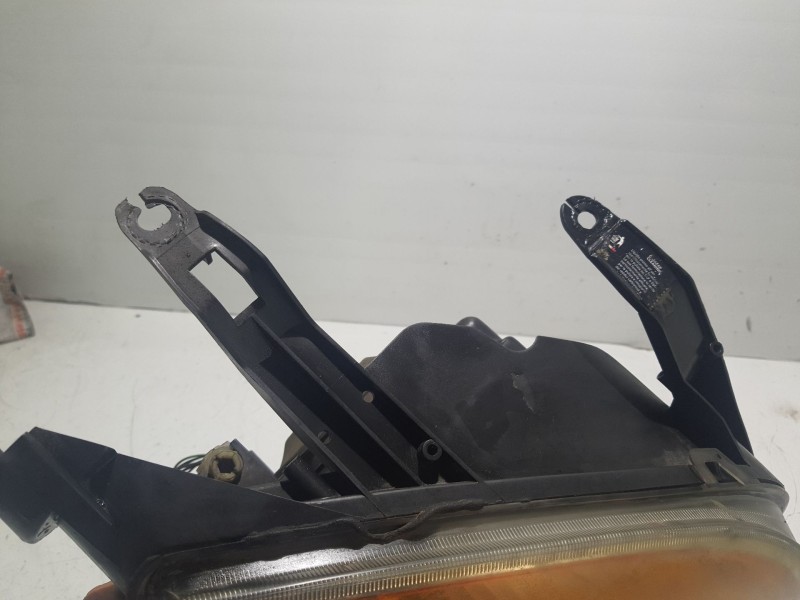 Recambio de faro derecho para ford fusion (ju_) 1.4 tdci referencia OEM IAM 1547721  