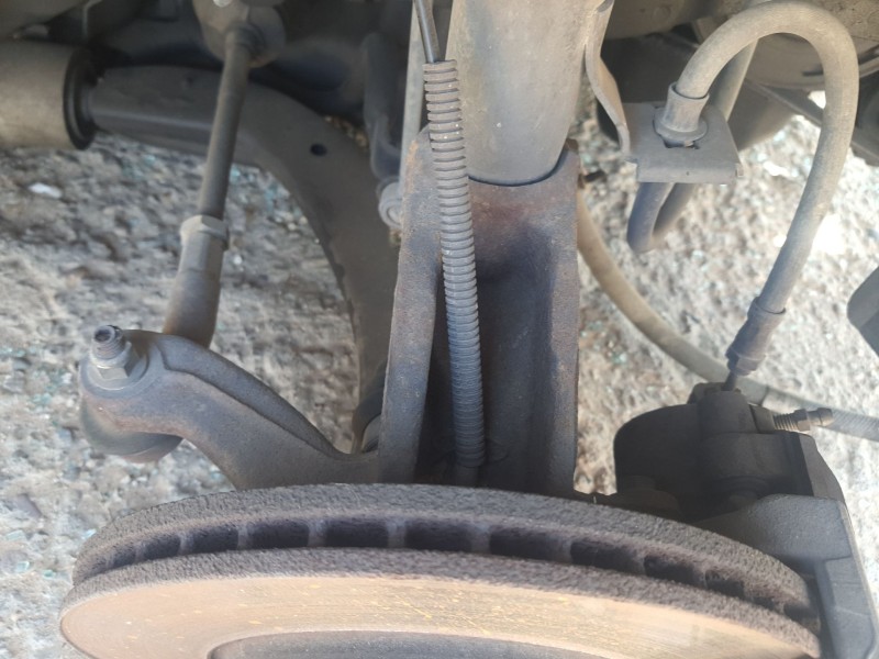 Recambio de mangueta delantera derecha para ford fusion (ju_) 1.4 tdci referencia OEM IAM 1777796  