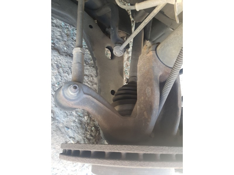 Recambio de mangueta delantera derecha para ford fusion (ju_) 1.4 tdci referencia OEM IAM 1777796  