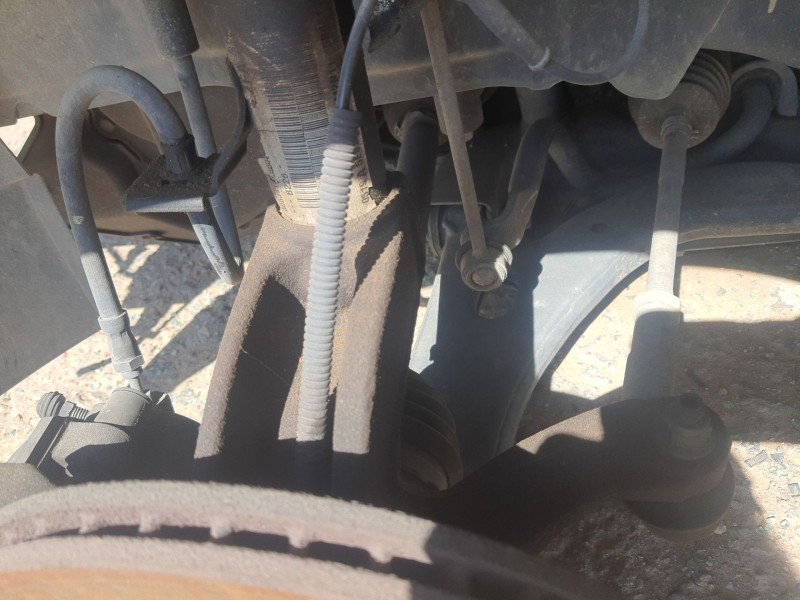 Recambio de mangueta delantera izquierda para ford fusion (ju_) 1.4 tdci referencia OEM IAM 1777796  