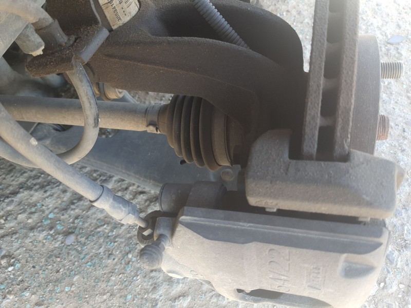 Recambio de mangueta delantera izquierda para ford fusion (ju_) 1.4 tdci referencia OEM IAM 1777796  