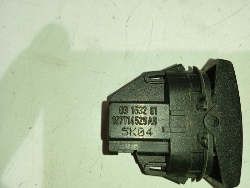 Recambio de mando elevalunas trasero derecho para ford mondeo iii (b5y) 2.0 tdci referencia OEM IAM 1S7T14529AB  