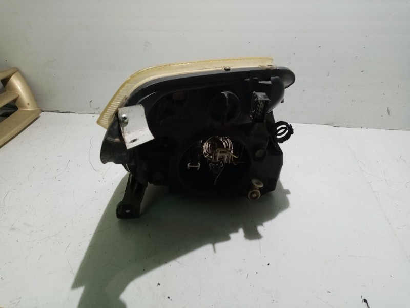 Recambio de faro izquierdo para citroën c2 (jm_) 1.4 hdi referencia OEM IAM 2745852  