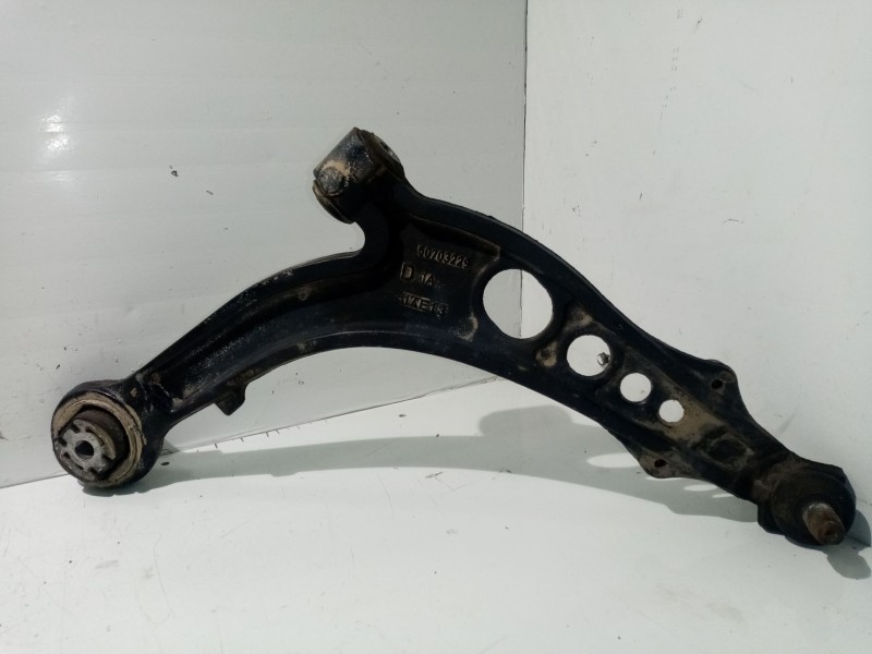 Recambio de brazo suspension inferior delantero derecho para lancia ypsilon (101) referencia OEM IAM 50703229  