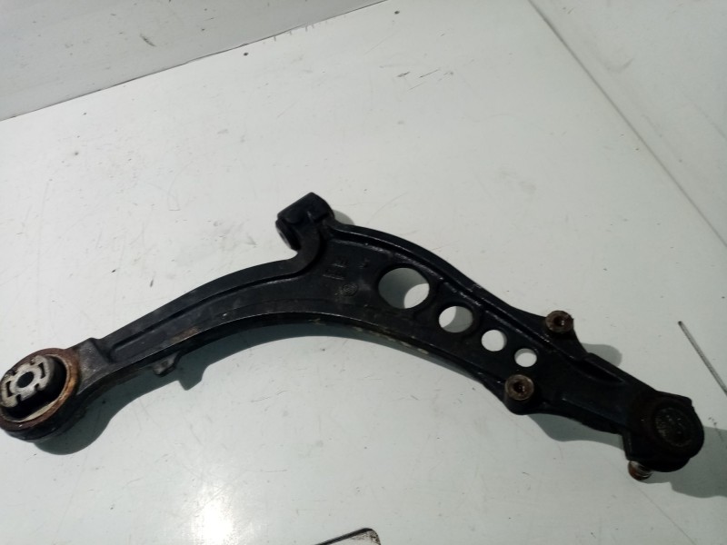 Recambio de brazo suspension inferior delantero izquierdo para lancia ypsilon (101) referencia OEM IAM 50703230  