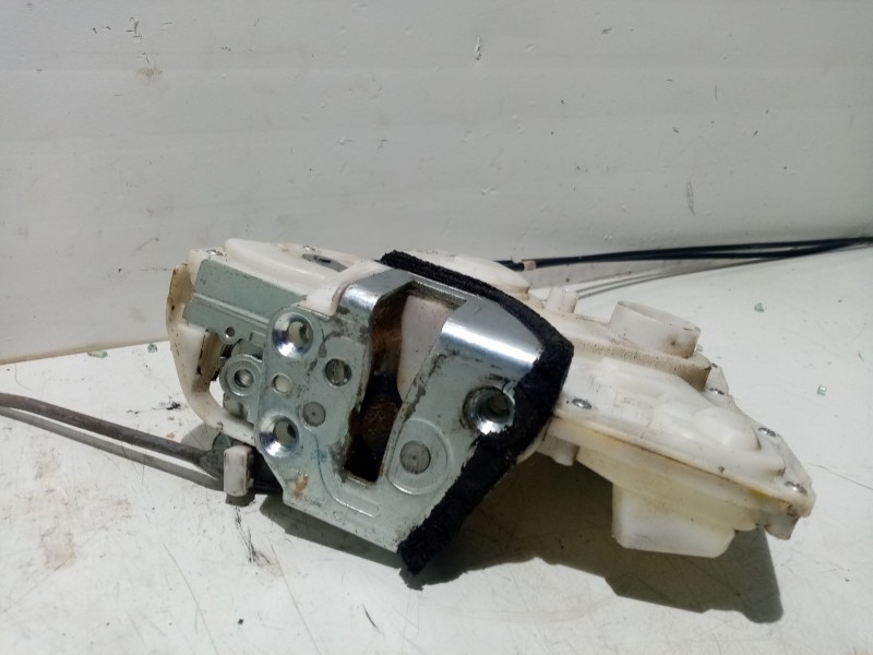Recambio de cerradura puerta delantera derecha para suzuki swift berlina (mz) gl referencia OEM IAM 8220162J30  