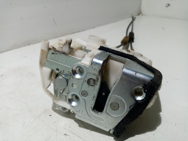 Recambio de cerradura puerta trasera derecha para suzuki swift berlina (mz) gl referencia OEM IAM 8230162J20  
