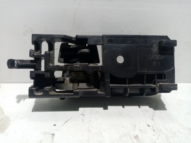 Recambio de maneta interior delantera derecha para suzuki swift berlina (mz) gl referencia OEM IAM 8311062J10BWL  