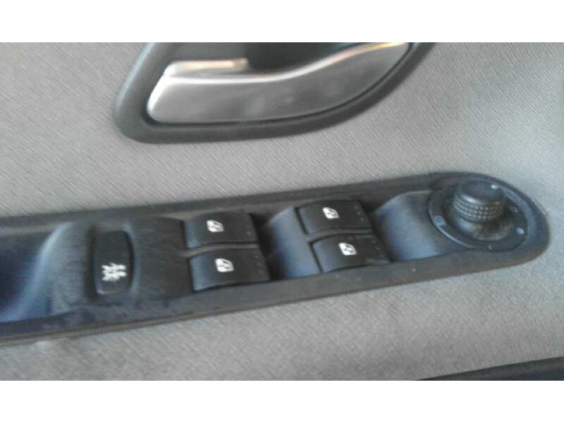 Recambio de mando elevalunas delantero izquierdo para renault espace iv (jk0) privilege referencia OEM IAM 8200315042  