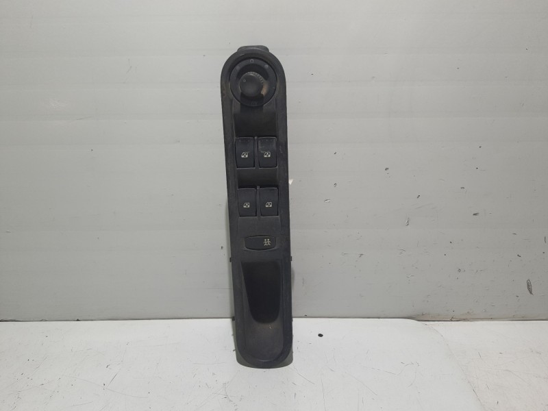 Recambio de mando elevalunas delantero izquierdo para renault espace iv (jk0) privilege referencia OEM IAM 8200315042  