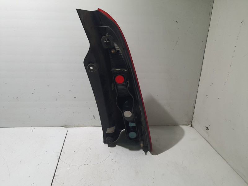 Recambio de piloto trasero izquierdo para renault espace iv (jk0) privilege referencia OEM IAM 8200027153  