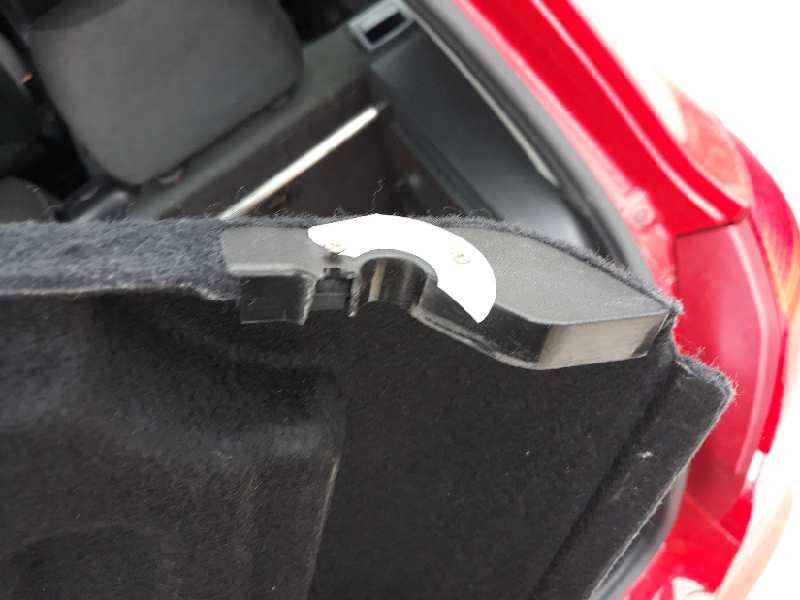 Recambio de bandeja trasera para skoda fabia (5j2 ) 1.2 referencia OEM IAM 5J6867769D  