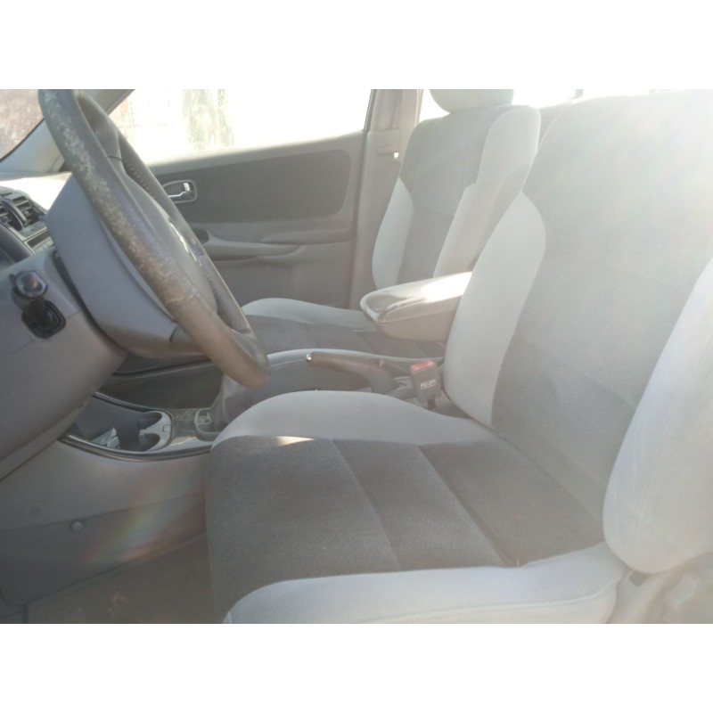 mazda 626 v hatchback (gf) del año 2002