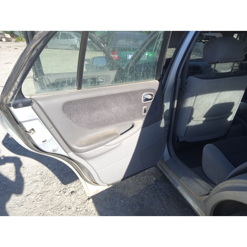 mazda 626 v hatchback (gf) del año 2002