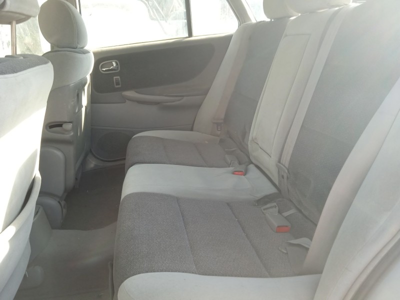 mazda 626 v hatchback (gf) del año 2002