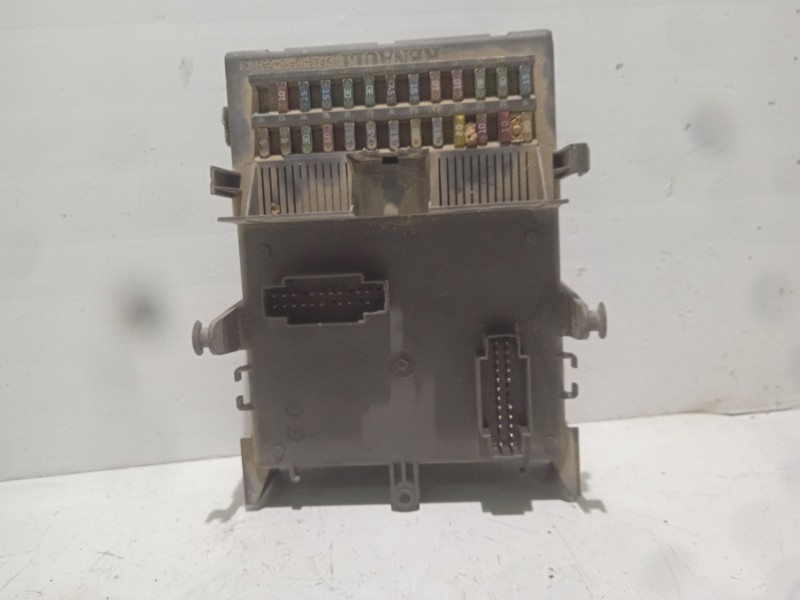 Recambio de caja reles / fusibles para renault espace iv (jk0) privilege referencia OEM IAM 82002838  