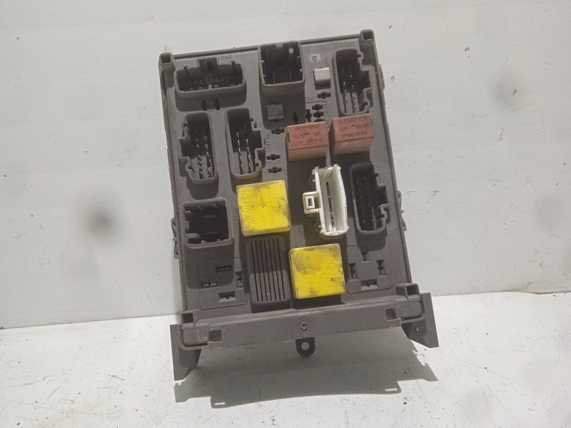 Recambio de caja reles / fusibles para renault espace iv (jk0) privilege referencia OEM IAM 82002838  