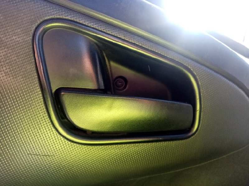 Recambio de maneta interior delantera izquierda para peugeot bipper 1.4 hdi referencia OEM IAM 1354719080  