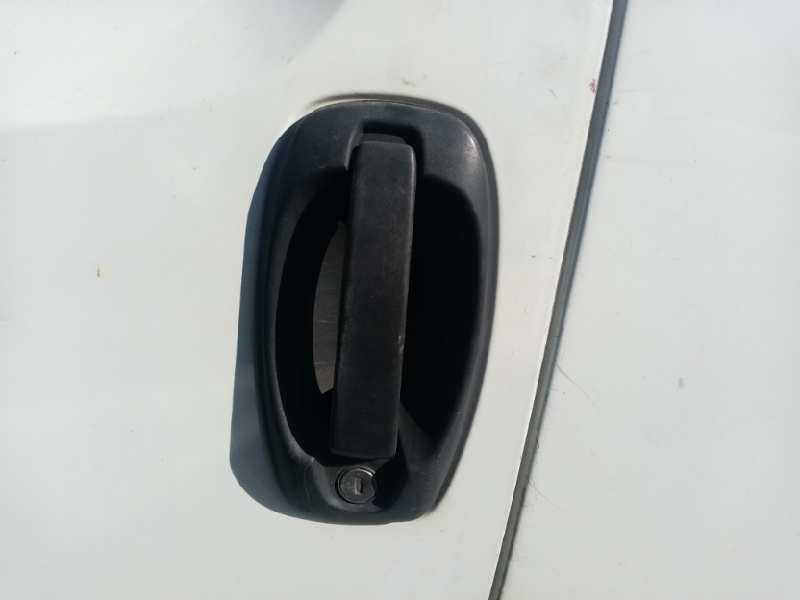 Recambio de maneta exterior delantera izquierda para peugeot bipper 1.4 hdi referencia OEM IAM 2423557c  